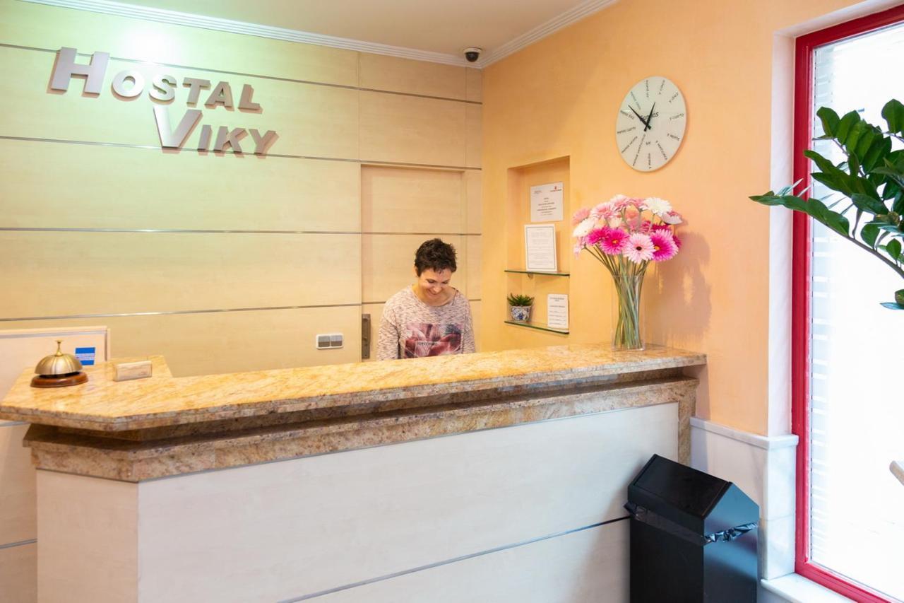 Hostal Viky Madrid Bagian luar foto
